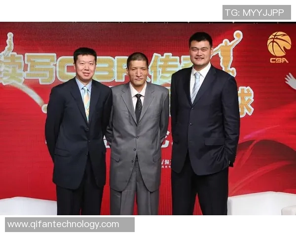 姚明退役后的选择与人生转型探讨：从篮球巨星到社会责任的践行者