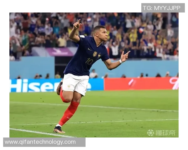 姆巴佩携手全球品牌打造足球明星广告引领潮流新风尚 姆巴佩携手全球品牌打造足球明星广告引领潮流新风尚