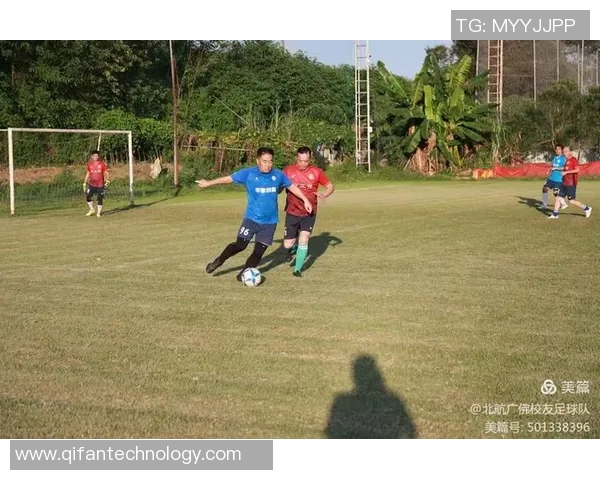 香港足球明星莅临滨州激情对决球迷热情高涨共庆足球盛宴 香港足球明星莅临滨州激情对决球迷热情高涨共庆足球盛宴