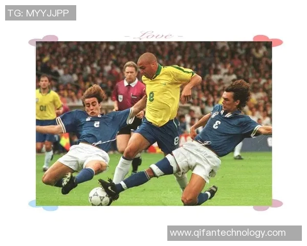 足球明星的独特癖好揭秘球场之外的趣味生活与个性展现